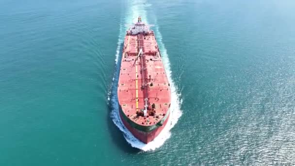 Luchtfoto Van Vrachtschip Met Vrachtcontainers — Stockvideo