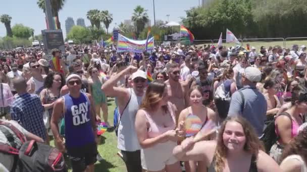 Tel Aviv Israel Juni 2022 Folk Marscherar Den Årliga Stolthetsparaden — Stockvideo