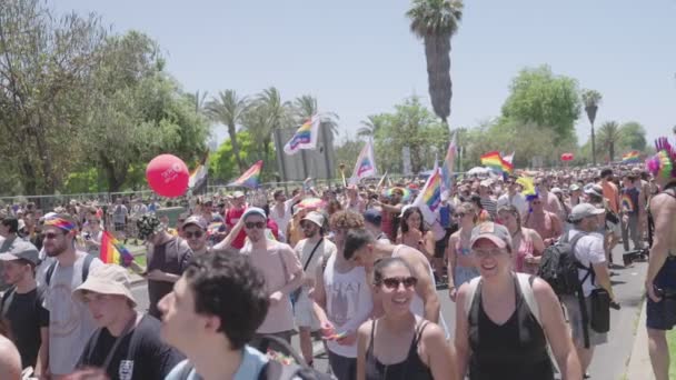 Tel Aviv Israel Junho 2022 Pessoas Marchando Desfile Anual Orgulho — Vídeo de Stock