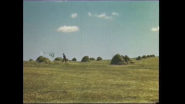 Menashe Heights Israel Circa 1940S Israeli Farmers Working Fields Plantations — Video Stock