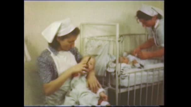 Menashe Heights Israel Circa 1940S Child Care Workers Working Children — Stockvideo