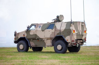 Feldkirchen, Almanya - 9 Haziran 2018: Bundeswehr 'den Alman ATF Dingo, Bundeswehr Günü' nde yola çıktı. ATF Dingo, ağır zırhlı bir Alman askeri MRAP piyade aracı..