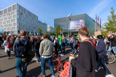 Berlin / Almanya - 23 Eylül 2022: Berlin 'de Gelecek İçin Cuma Gösterileri.