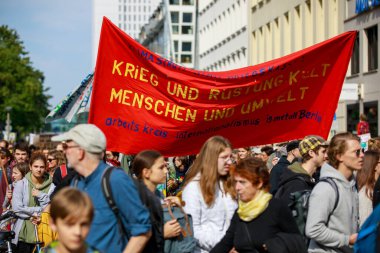 Berlin / Almanya - 23 Eylül 2022: Berlin 'de Gelecek İçin Cuma Gösterileri.