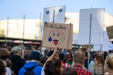 Berlin / Almanya - 23 Eylül 2022: Berlin 'de Gelecek İçin Cuma Gösterileri.