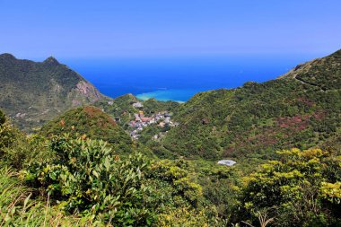 Taipei Tayvan 'da popüler bir turizm merkezi olan Jinguashi ve Jiufen bölgesinin dağ manzarası