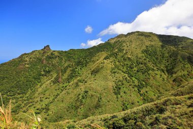Taipei Tayvan 'da popüler bir turizm merkezi olan Jinguashi ve Jiufen bölgesinin dağ manzarası