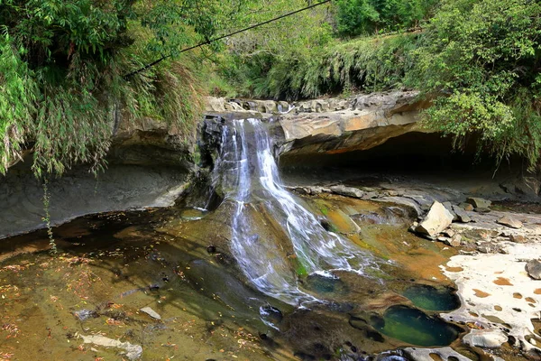 Cachoeira Yanjingdong Perto Cachoeira Shifen Uma Cachoeira Localizada Distrito Pingxi — Fotografia de Stock
