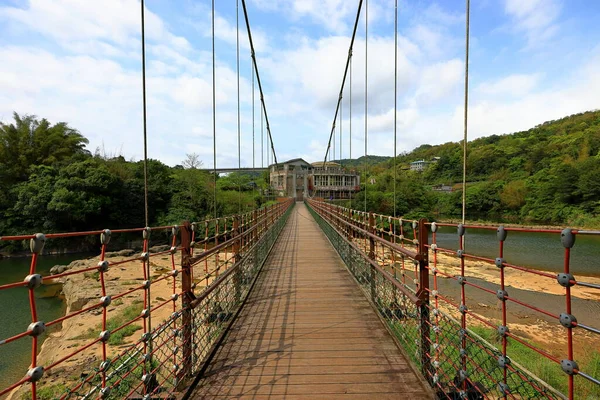 Ponte Suspensão Perto Cachoeira Shifen Uma Cachoeira Situada Distrito Pingxi — Fotografia de Stock