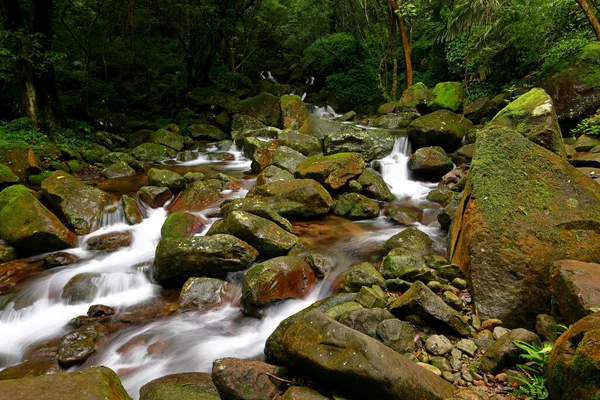 Naturlig Qingshan Falls Spår Med Stenblock Klättra Runt Shimen Området — Stockfoto