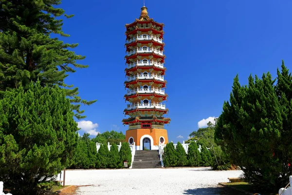 Pagoda Ved Sun Moon Lake National Scenic Area Yuchi Township – stockfoto