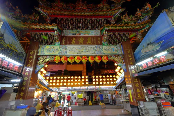 Ночной Рынок Dianji Temple Keelung Miaokou Килунге Тайвань — стоковое фото