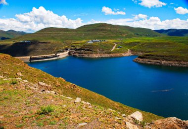Lesotho 'daki Katse Barajı Afrika' nın İskoçya Su Projesi 'dir.