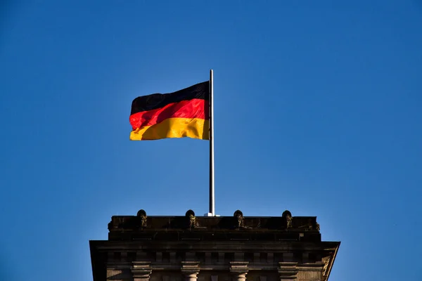 German Flag Top Rechstag Berlin — Stock Photo, Image