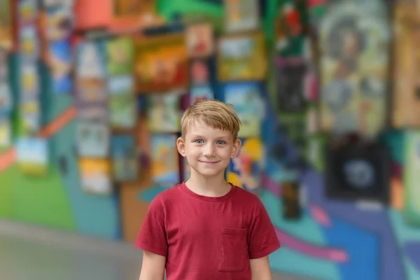 Joyful Boy Background Paintings Exhibition Gallery — Stock Photo, Image