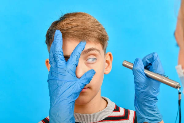 Optometrist Blue Protective Gloves Mask Examines Boy Eye — Stock Photo, Image