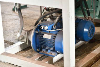 Yüksek basınçlı hidrolik yağ istasyonunun yağ pompasının elektrik motoru..