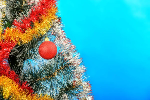 Kerstboom Nieuwjaar Versierd Met Feestelijke Decoraties — Stockfoto