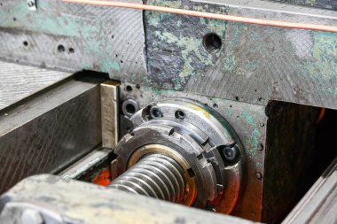 Trapezoidal Karşılık Verici Kesme Makinesi için Bronz Cevizli Tehdit Vidası.