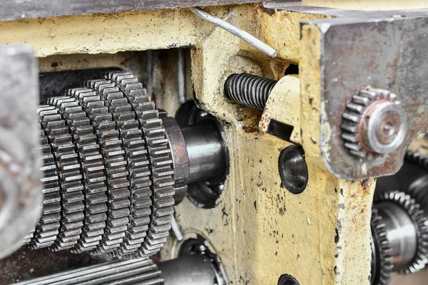 Versnellingsbak Voor Tandwielen Van Cnc Metalen Snijmachine — Stockfoto