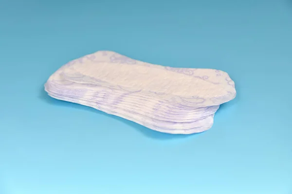 Poduszki Higieniczne Dla Kobiet Niebieskim Tle — Zdjęcie stockowe