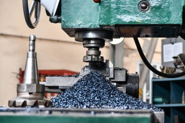 Metal işlemeden sonra değirmen çipleri.