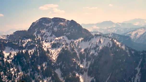 Vídeo Panorámico Las Montañas Alpinas Cámara Lenta — Vídeos de Stock