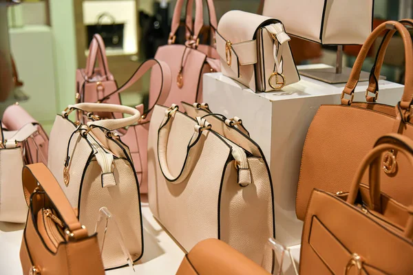 Différents Sacs Cuir Pour Femmes Vendre Dans Centre Commercial — Photo