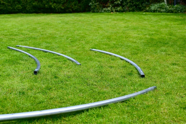 Disassembled Trampoline Yard Purchase Assembly Installation Private Yard Green Lawn — Stockfoto