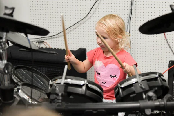 Little Girl Plays Drums Percussion Instruments Music School — Fotografia de Stock