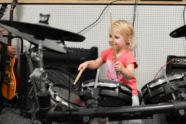 Little Girl Plays Drums Percussion Instruments Music School — Fotografia de Stock