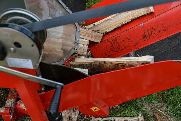 Hydraulic Machine Splitting Sawing Logs Sawmill — Stockfoto