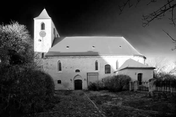 Έννοια Μαύρο Και Άσπρο Πλάνο Της Ιστορικής Εκκλησίας Στο Ottersleben — Φωτογραφία Αρχείου