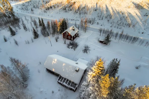 Вид Заснеженный Ландшафт Над Группой Домов Севере Швеции — стоковое фото