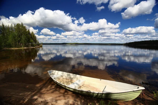 Idyllic View Lake Northern Sweden Rowboat Beach — Stock Photo, Image