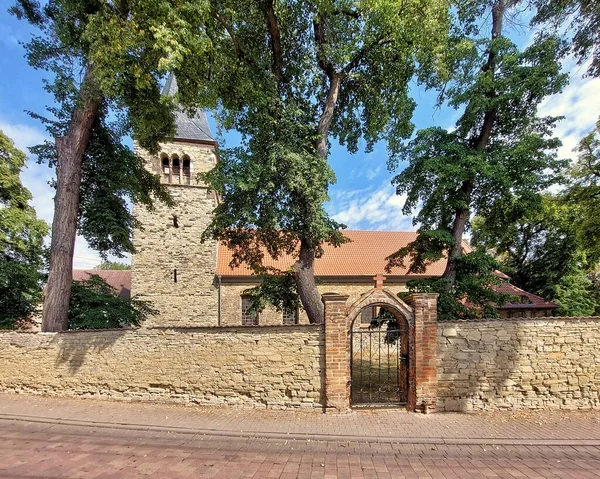 Středověký Kostel Štěpána Malé Vesničce Bahrendorf Magdeburgu — Stock fotografie