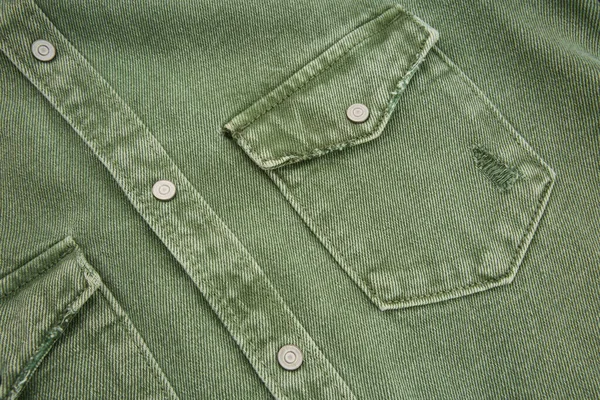 Zelená Džínová Košile Izolované Bílém Pozadí Detailní Záběr Džínové Bundy — Stock fotografie