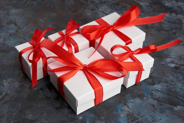 White Gift Box Red Ribbon Bow White Box Red Ribbon — Stock Photo, Image