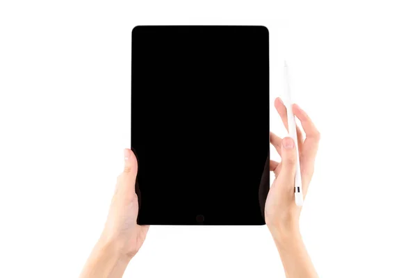 Eller Siyah Tableti Tutuyor Beyaz Arka Planda Izole Edilmiş Dijital — Stok fotoğraf