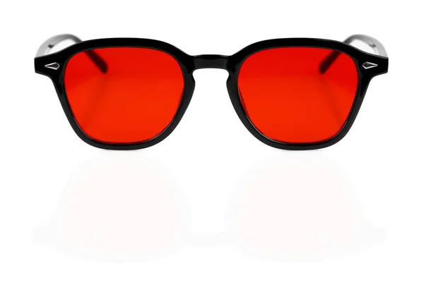 Beyaz Arka Planda Izole Edilmiş Şık Siyah Güneş Gözlükleri Kırmızı — Stok fotoğraf