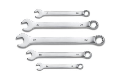İngiliz anahtarı beyazda izole. Spanners. Bir sürü anahtar. Endüstriyel geçmiş. İngiliz anahtarı alet takımı. Farklı boyutlarda anahtarlar..