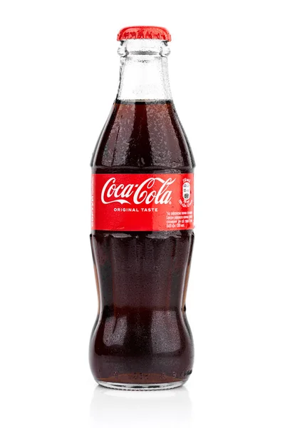 Dnjoekel Oekraïne 2022 Blik Coca Cola Met Witte Ondergrond Coca — Stockfoto