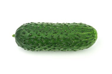 Beyaz arka planda izole edilmiş taze salatalık sebzesi.