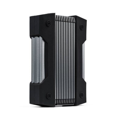 Dış USB sabit diski beyaz arkaplanda izole edildi. Su geçirmez harici hard disk. Bilgisayara bağlanmak için sabit disk, bilgisayar ve sabit disk arasında veri aktarımı.