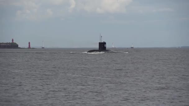 ディーゼル潜水艦の販売。ロシア潜水艦。フィンランド湾 — ストック動画