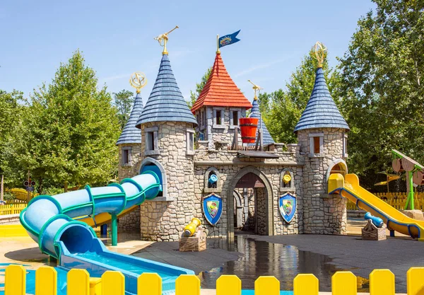 Castelnuovo Del Garda Italia Agosto 2019 Castillo Acuático Temático Para Imágenes De Stock Sin Royalties Gratis