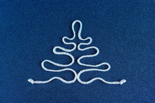 Stilvolle Silberne Seil Weihnachtsbaum Auf Einem Glänzend Blauen Background Ribbon — Stockfoto