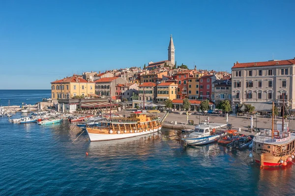Rovinj Croatia August 19Th 2021 Many Boats Harbour Olld Town — Stockfoto