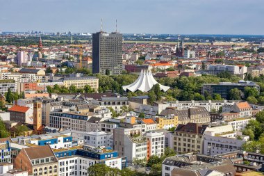 Berlin, Almanya 'nın orta kesimindeki mimariye hava görüntüsü