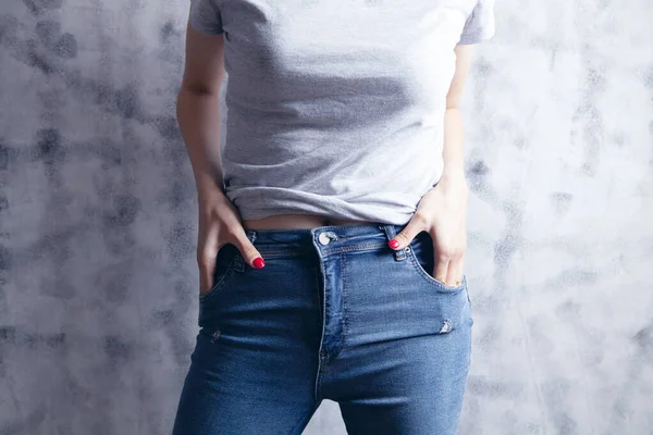 Žena Podprsenkách Kalhotách Pózuje — Stock fotografie